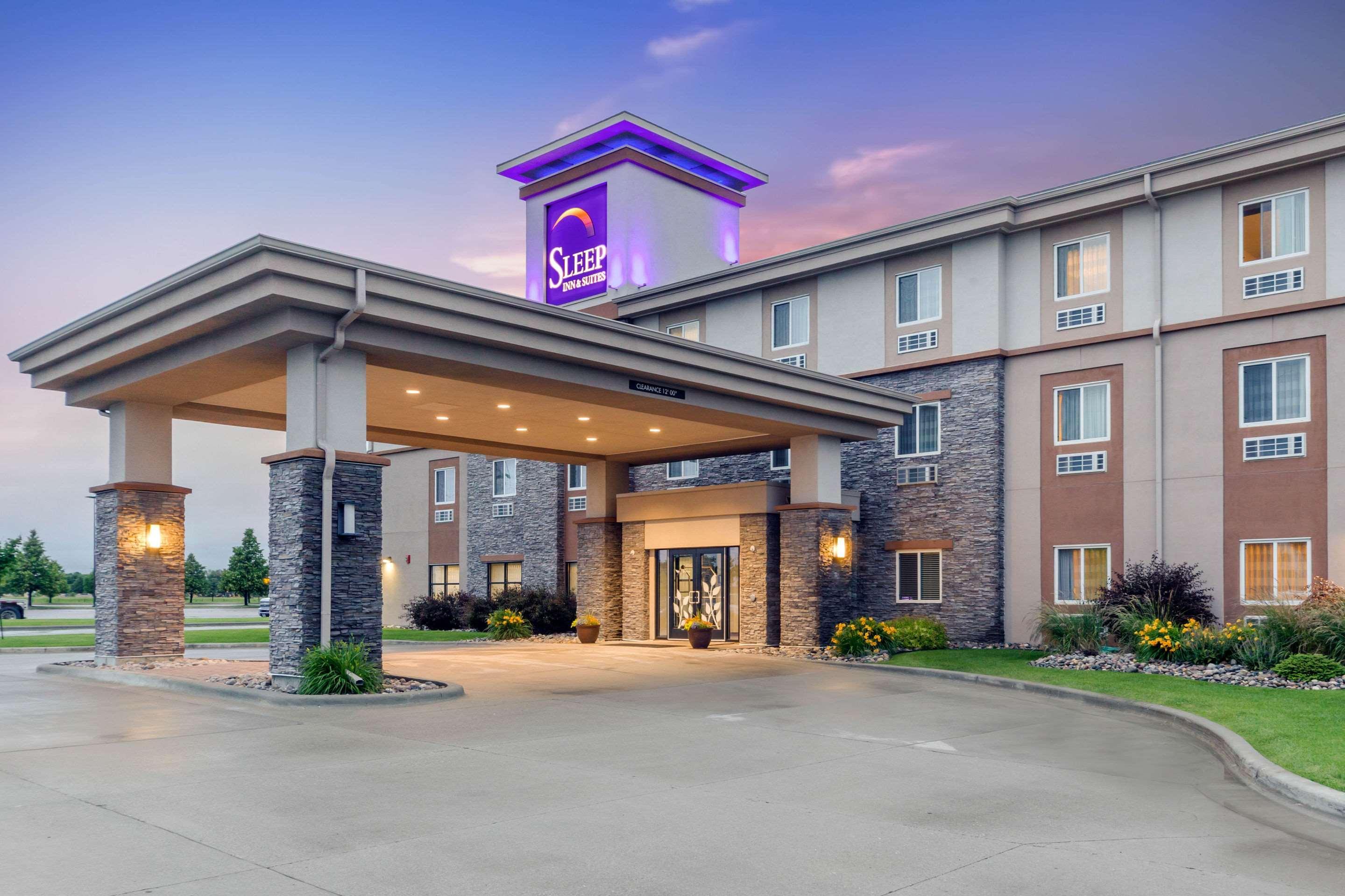 Sleep Inn & Suites Grand Forks Near Alerus Center Экстерьер фото