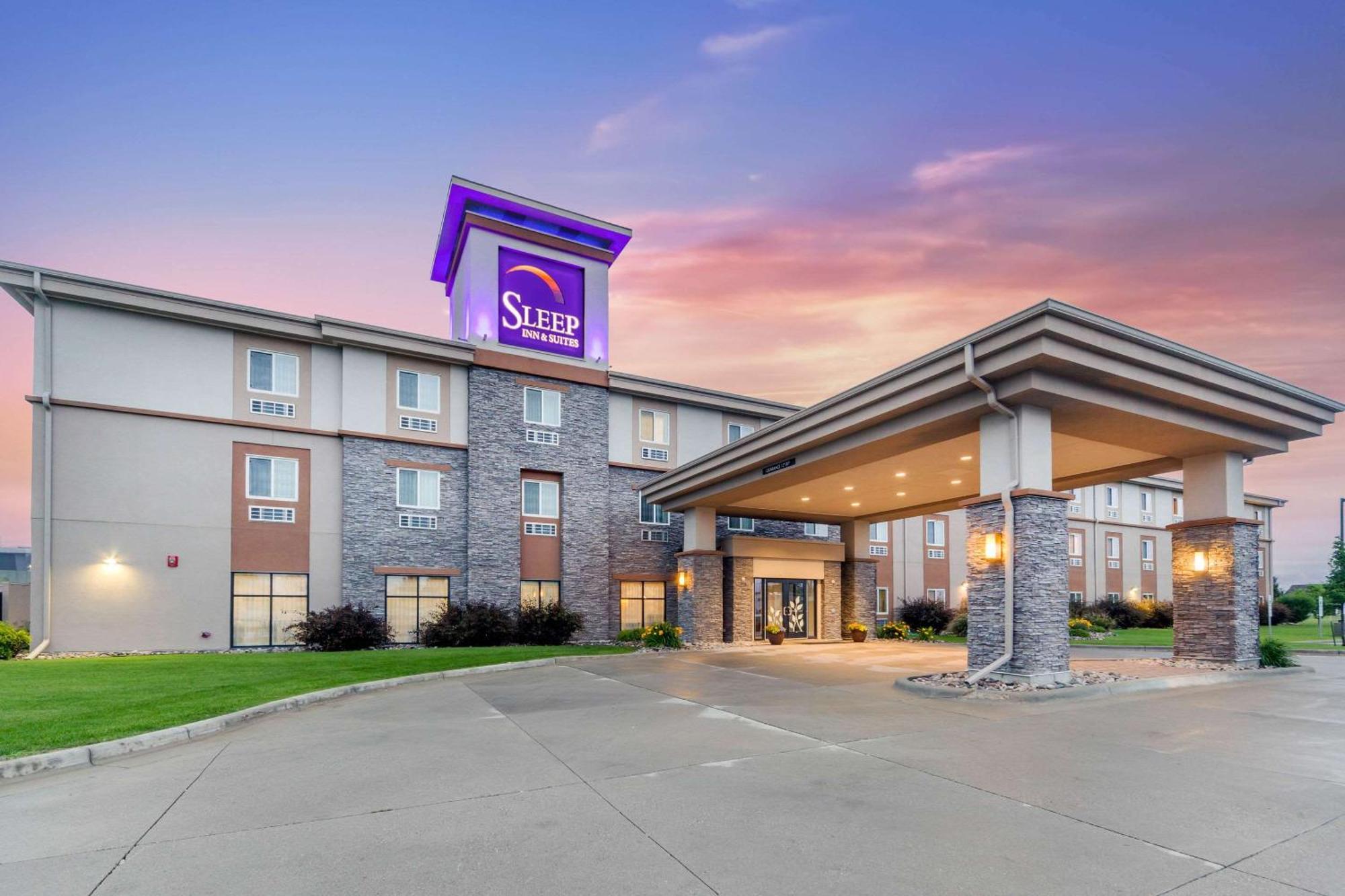 Sleep Inn & Suites Grand Forks Near Alerus Center Экстерьер фото