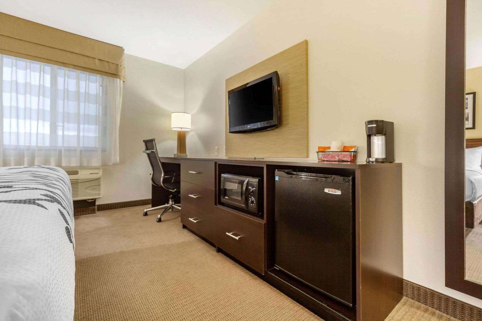 Sleep Inn & Suites Grand Forks Near Alerus Center Экстерьер фото